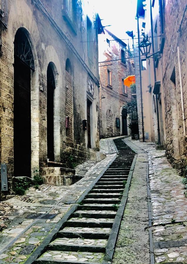 Da Patou Apartment Todi Luaran gambar